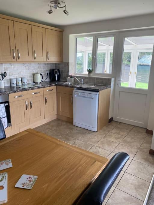 Bungalow In Pillaton ซัลทาช ภายนอก รูปภาพ